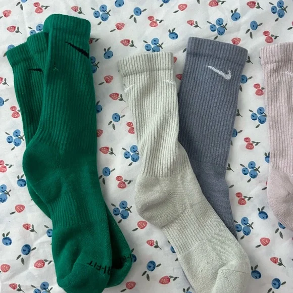 Nike crew socks - Picture 2 of 4